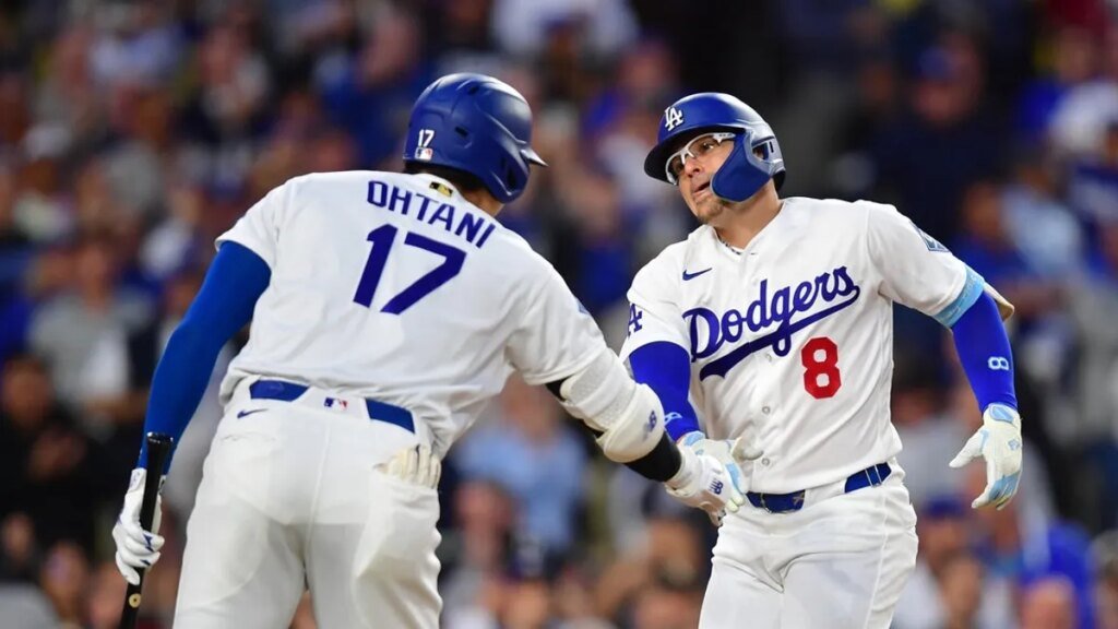 Dodgers’ Enrique Hernandez leaves game with oblique injury Dodgers' Enrique Hernandez leaves game with oblique injury