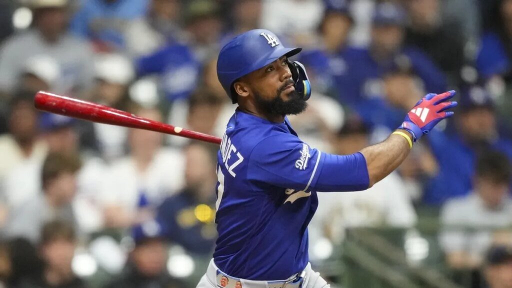 Dodgers OF Teoscar Hernandez exits vs. Rockies with hamstring strain