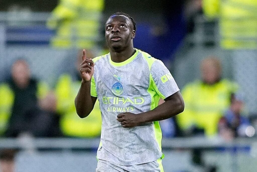 Doku stunner puts Manchester City on course to narrow Arsenal gap