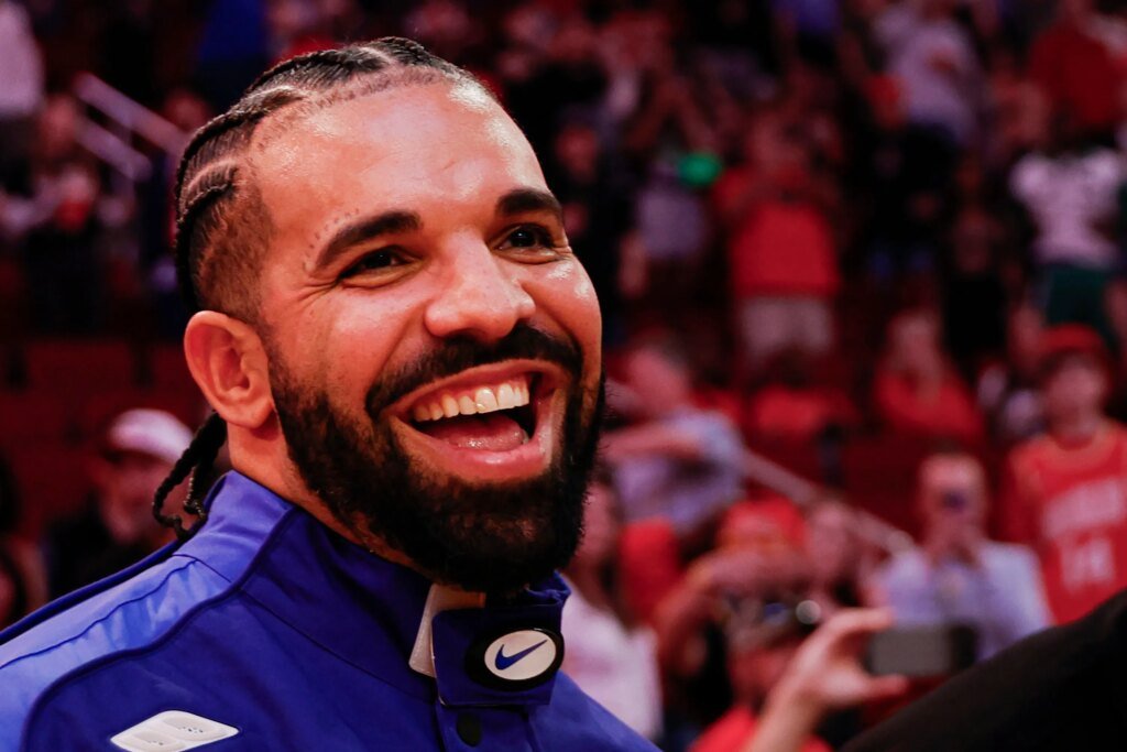 Drake Surprises Dad & Kids With Luxury Escalade After Viral Video Drake Surprises Dad & Kids With Luxury Escalade After Viral Video