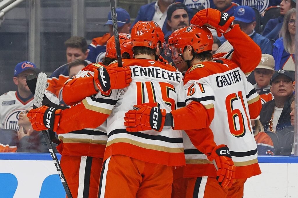 Ducks claim first playoff series win since 2017, oust Oilers