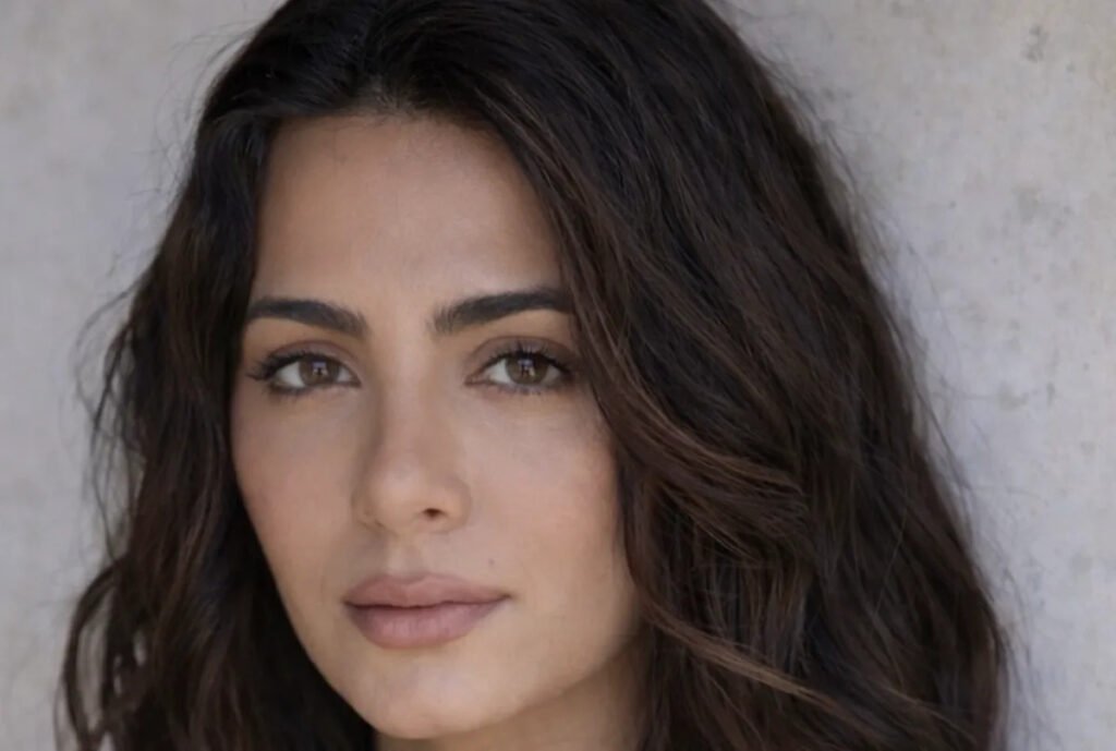 Emeraude Toubia firma con artistas innovadores Entretenimiento – Celebrity Land
