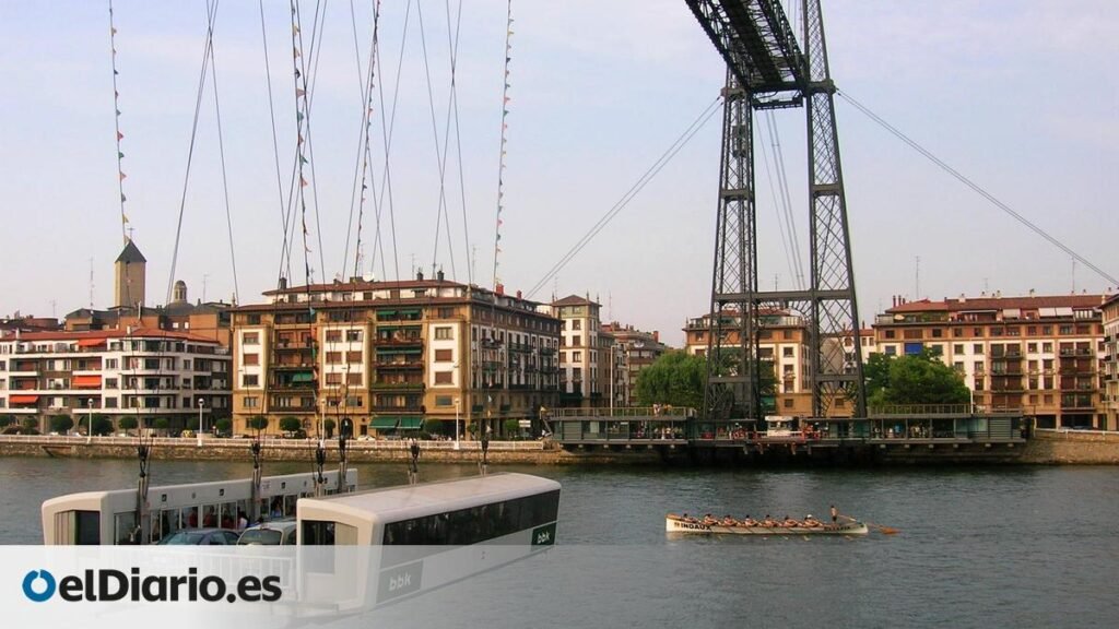 Este puente español que fue el primero en todo el mundo en transportar pasajeros colgados sobre una ría