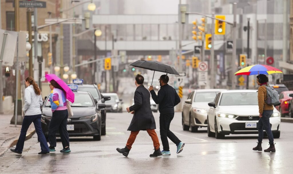 Executive public servants returning to the office on a full-time basis today