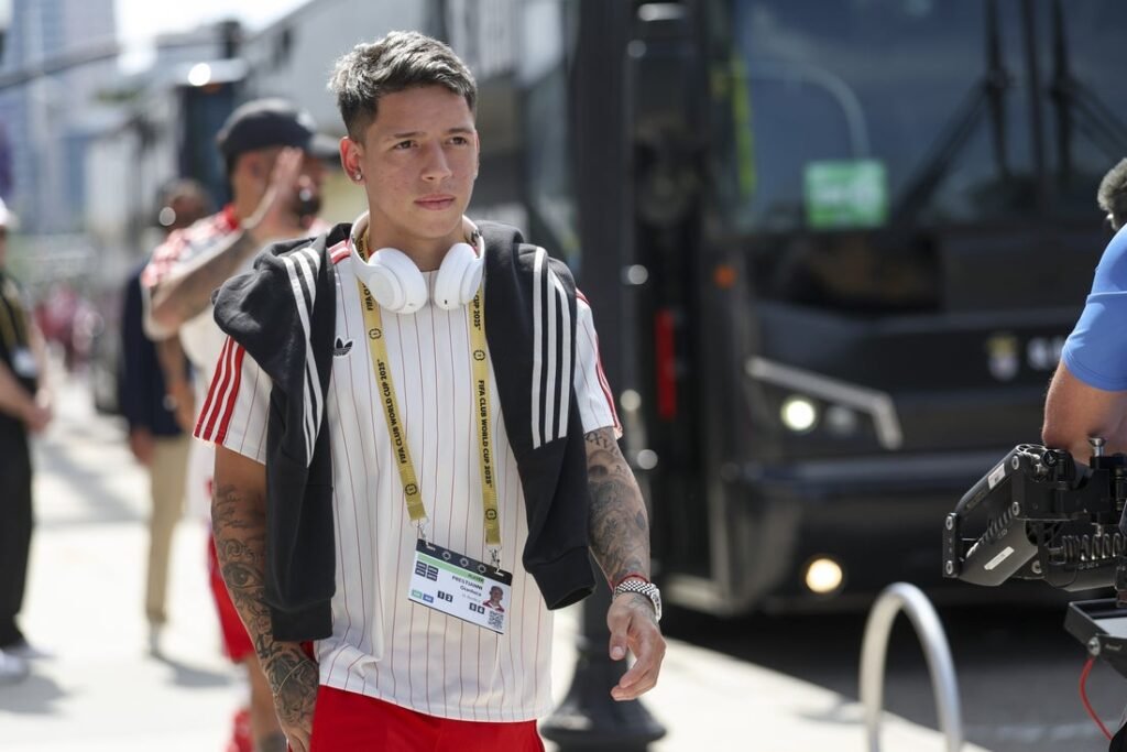FIFA extends Argentina player’s ban to 2 World Cup matches FIFA extends Argentina player's ban to 2 World Cup matches