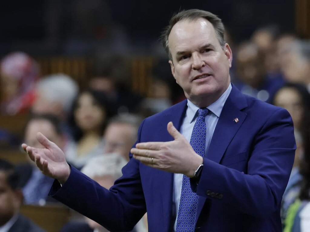 Feds to overhaul Trudeau-era air passenger rights rules, quadrupling fines for airlines