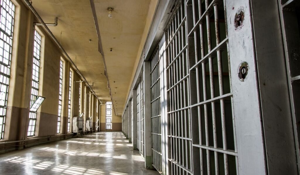 Female inmate allegedly pummeled by transgender prisoner sues Washington state
