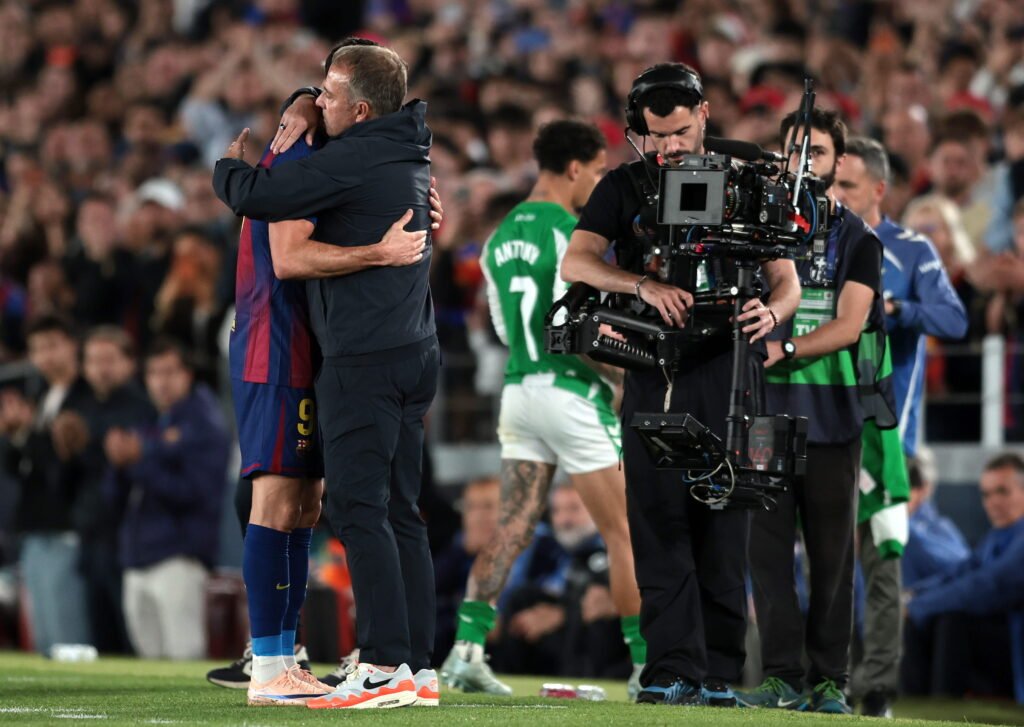 Flick reacts to Lewandowski’s final home match at Barcelona Flick reacts to Lewandowski's final home match at Barcelona