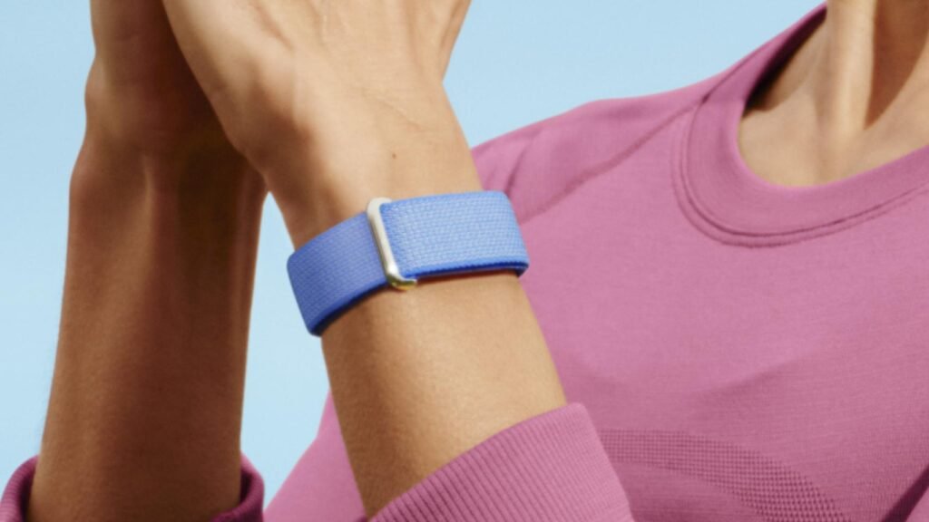 Google presenta Fitbit Air, su primera pulsera inteligente sin pantalla que busca rivalizar contra la popular Whoop