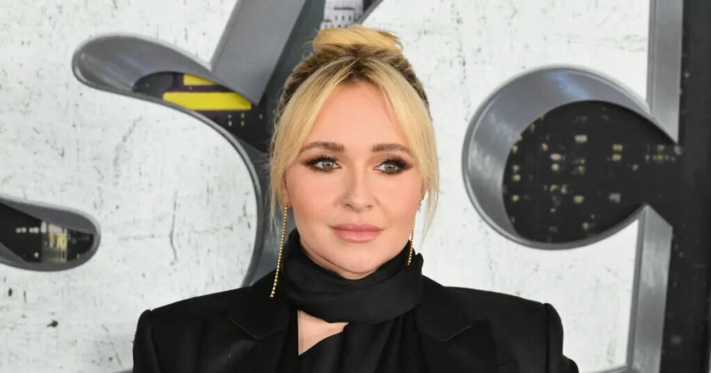 Hayden Panettiere Recalls 1st Time Ex Hit Her in New Book Hayden Panettiere Recalls 1st Time Ex Hit Her in New Book