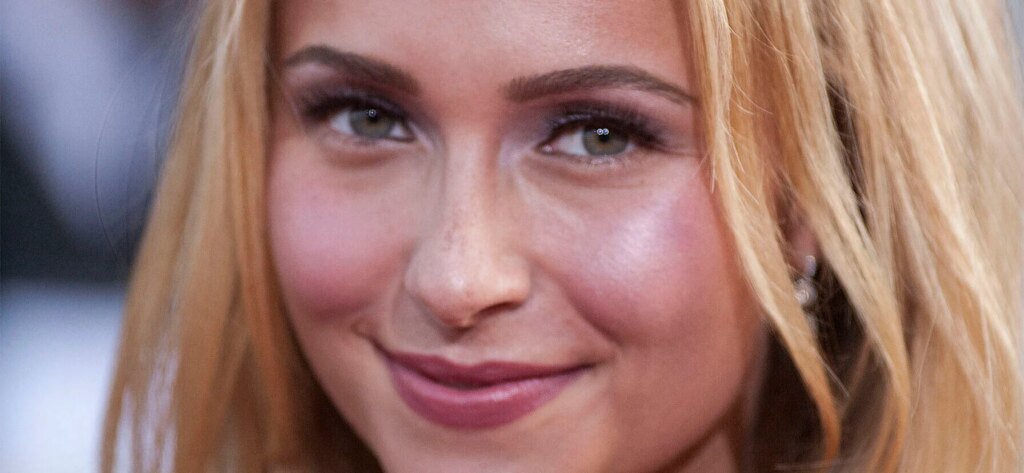Hayden Panettiere Recalls Sad Situation With Famous Man