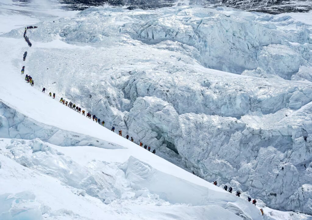 Henry Todd, or how the ‘king of LSD’ ended up creating the first low-cost agency for Everest tourists | Sports Henry Todd, or how the ‘king of LSD’ ended up creating the first low-cost agency for Everest tourists | Sports