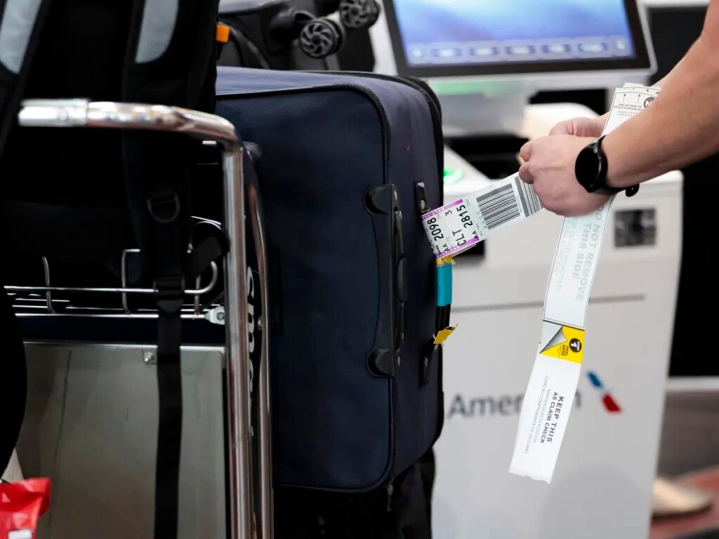 How Canadian flyers can stop their luggage from turning into a drug shipment due to airport bag tag swaps
