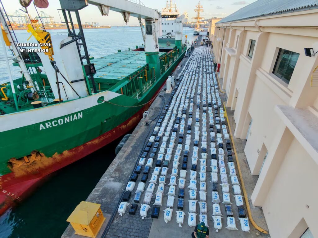 How the raid of the ‘Arconian’ led to the largest cocaine haul in history | International How the raid of the ‘Arconian’ led to the largest cocaine haul in history | International