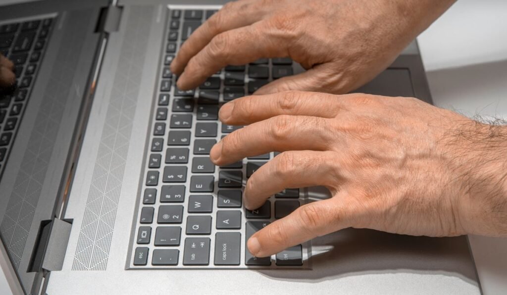 Investigation exposes Florida news outlet as AI-generated fraud Investigation exposes Florida news outlet as AI-generated fraud