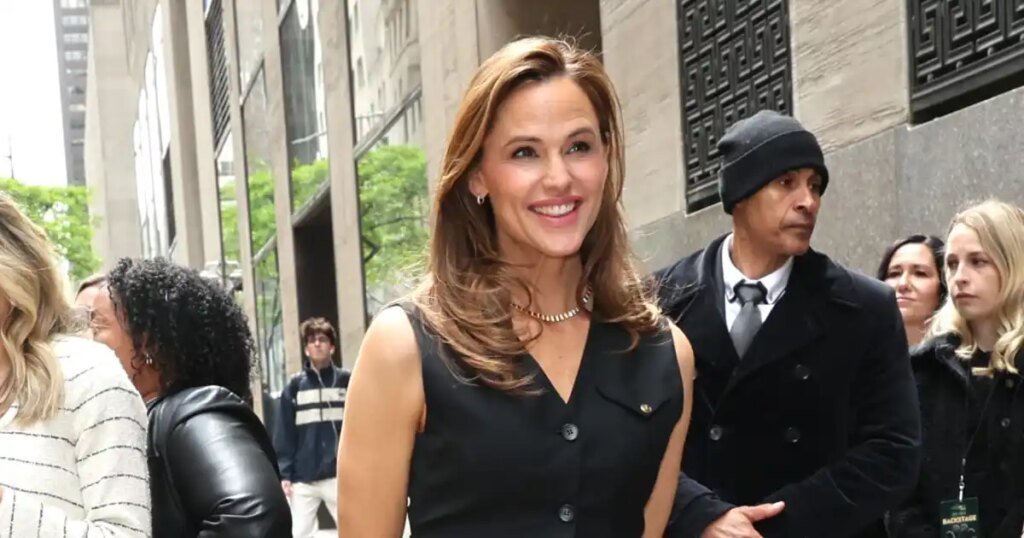 Jennifer Garner Puts a Regal Spin on the Classic Little Black Dress