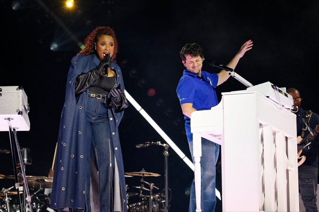 Jennifer Hudson Joins Charlie Puth For Surprise Gospel Performance