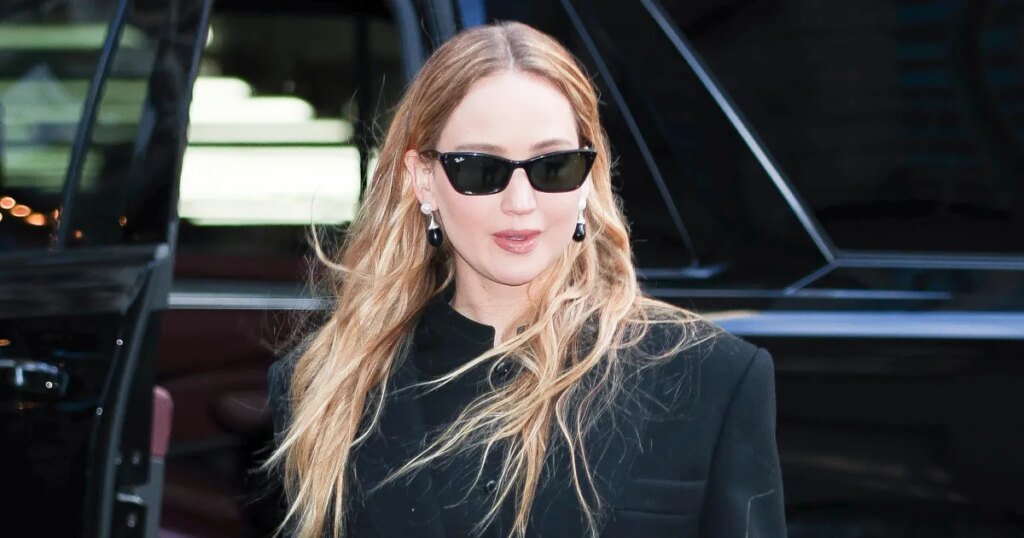 Jennifer Lawrence's Summery Floral Jumpsuit Look Is on Amazon