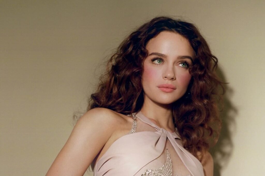 Joey King’s ‘The End’ Caption Draws 100K Likes and Zero Answers