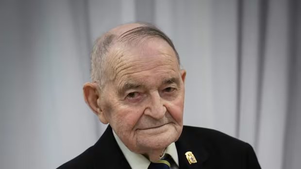 Johnny Pauls, a WW II veteran from N.L., has died. He was 102 Johnny Pauls, a WW II veteran from N.L., has died. He was 102