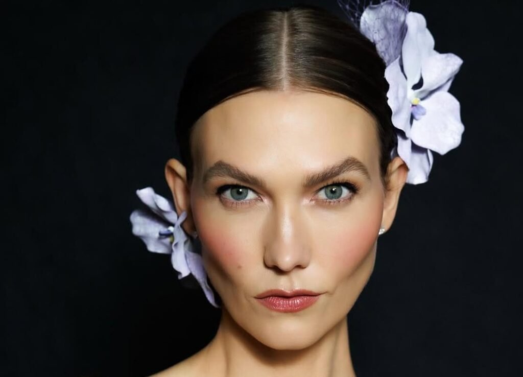 Karlie Kloss Channels Ceramic Art in a Jonathan Anderson Dior Haute Couture Gown Karlie Kloss Channels Ceramic Art in a Jonathan Anderson Dior Haute Couture Gown