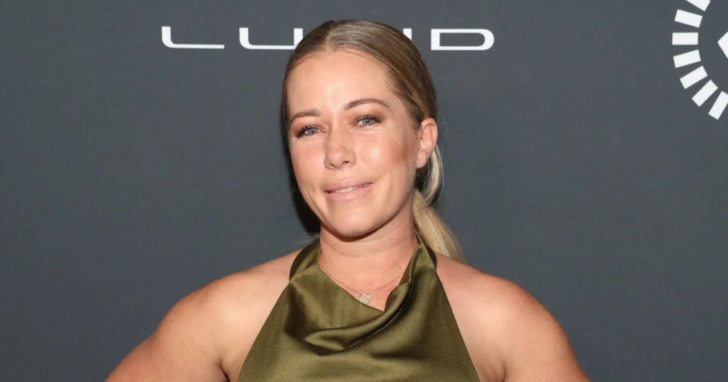 Kendra Wilkinson Slams People Body Shaming Her Breasts 