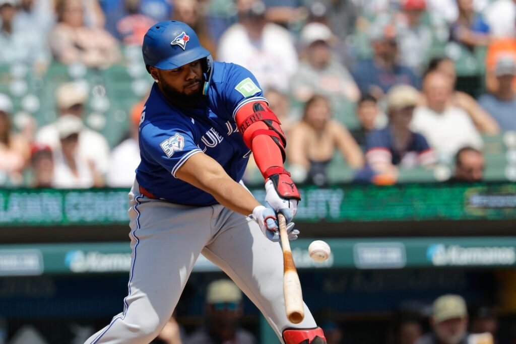 Kevin Gausman's strong outing helps Blue Jays tame Tigers