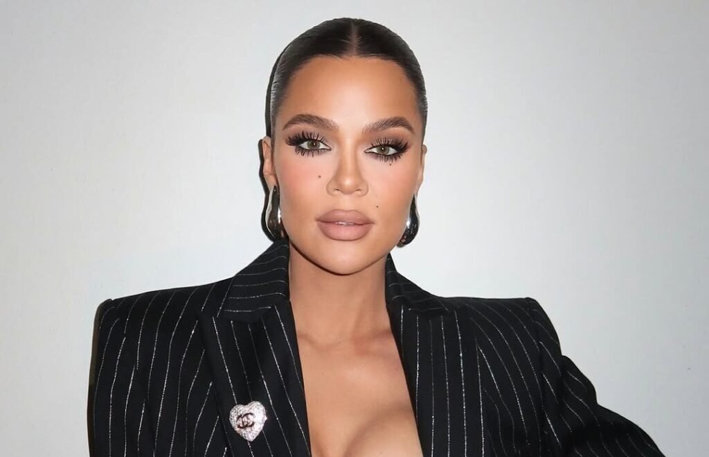 Khloe Kardashian Lets a Single Emoji Do All the Talking