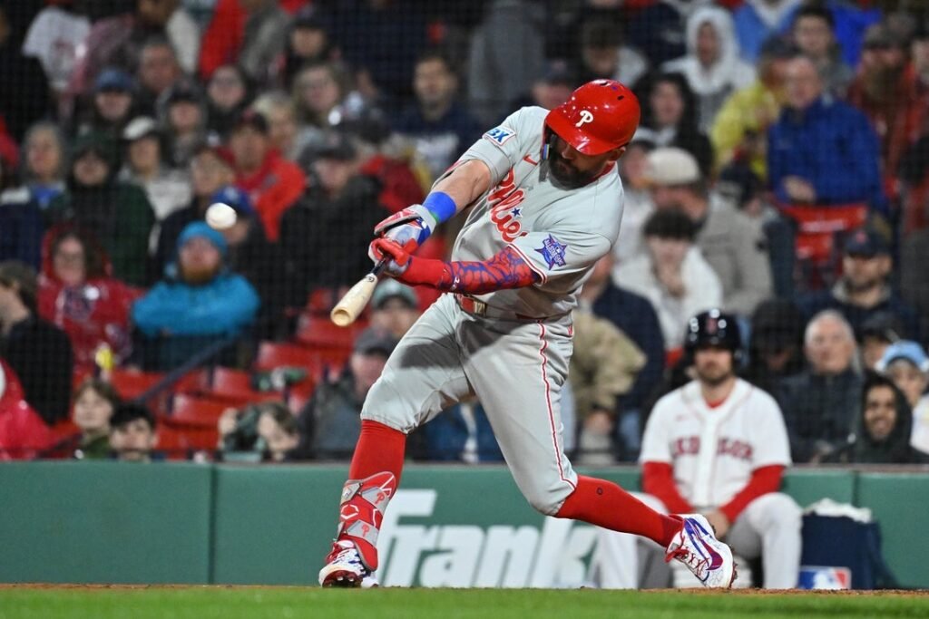 Kyle Schwarber, Phillies eager to stay hot in opener vs. Pirates