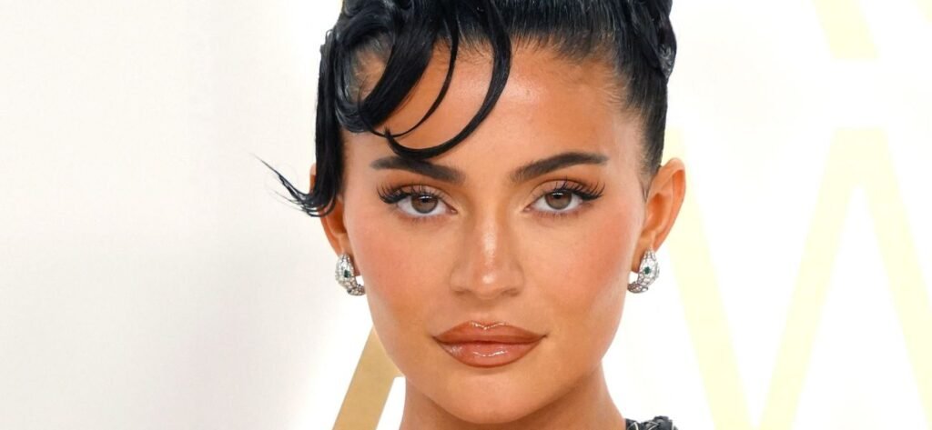 Kylie Jenner Reveals Disturbing Paparazzi Trauma Kylie Jenner Reveals Disturbing Paparazzi Trauma