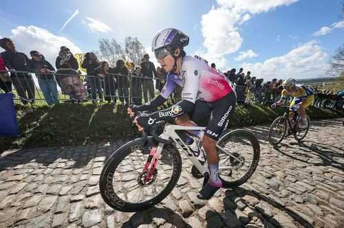 La Jornada: El nombre de México recupera el prestigio que tuvo en ciclismo: César Macías La Jornada: El nombre de México recupera el prestigio que tuvo en ciclismo: César Macías