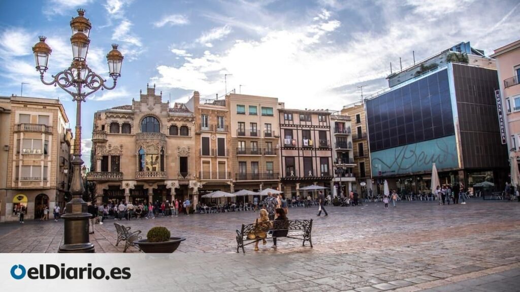 La ciudad catalana donde nació Antoni Gaudí y sorprende con sus destacadas rutas del modernismo y vermut