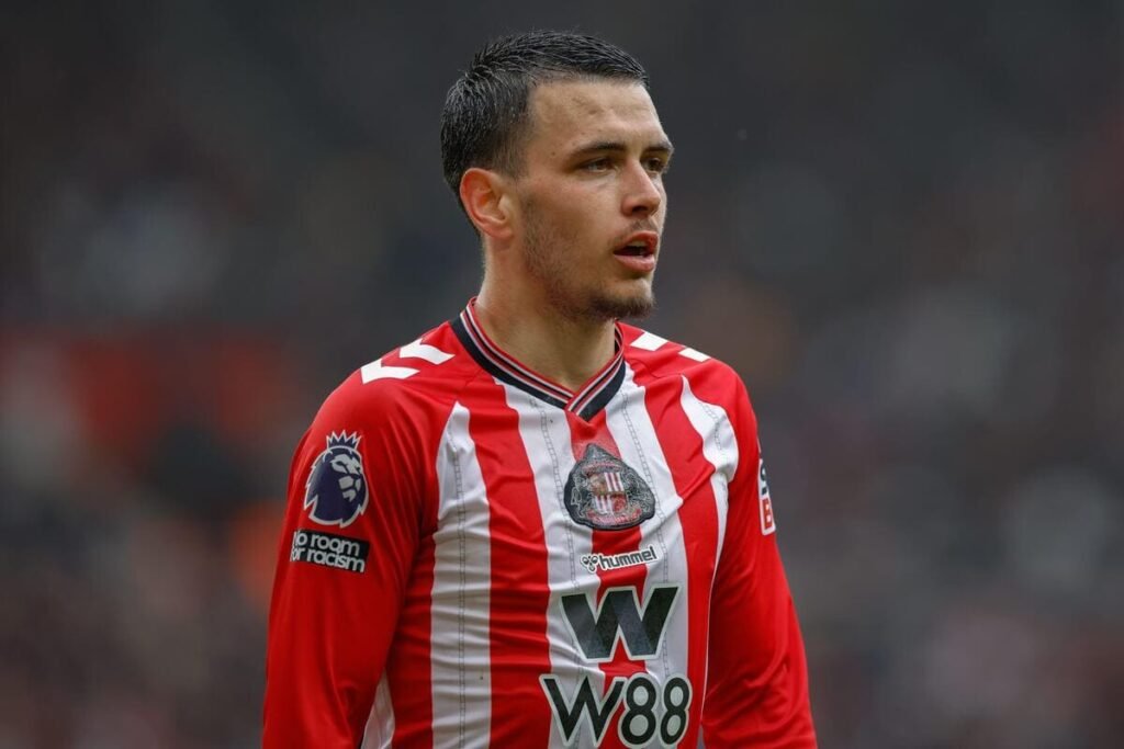 Le Fee 'only focused on the pitch' amid Liverpool rumours