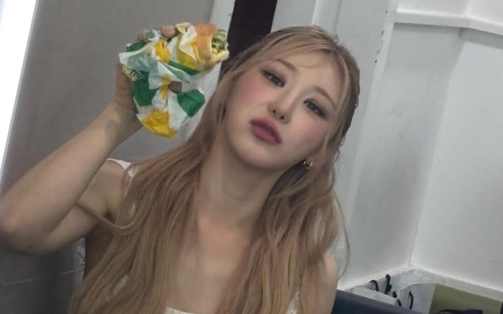 Lee Chaeyeon and Sakura Reunite in LE SSERAFIM’s New Release BOOMPALA Lee Chaeyeon and Sakura Reunite in LE SSERAFIM’s New Release BOOMPALA