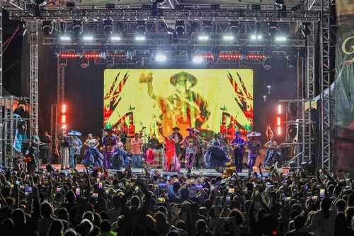 Lila Downs canta a las Madres en Azcapotzalco Lila Downs canta a las Madres en Azcapotzalco