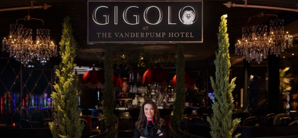 Lisa Vanderpump’s Glam, Shadowy Cocktail Escape Lisa Vanderpump’s Glam, Shadowy Cocktail Escape