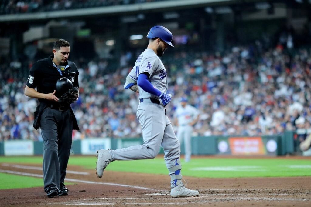 MLB roundup: Andy Pages belts 3 homers as Dodgers down Astros