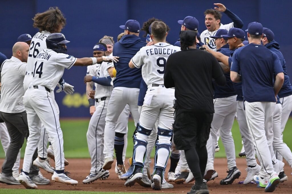 MLB roundup: Sizzling Rays sweep series from runs-challenged Giants
