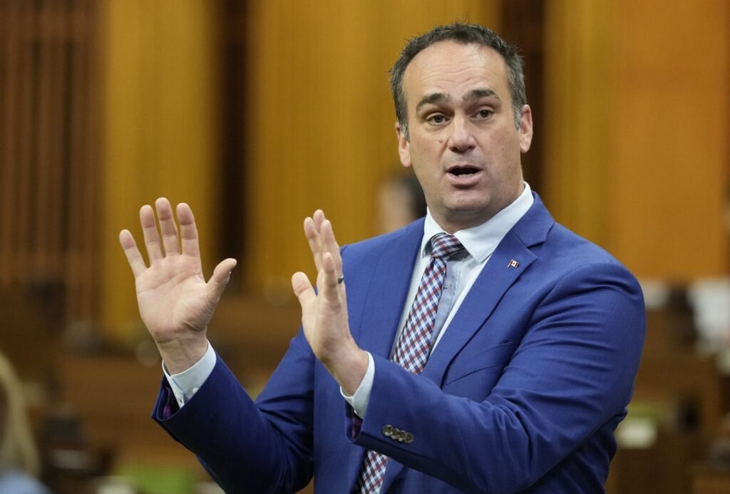 MP calls on Canadians to fill out census as some express privacy concerns