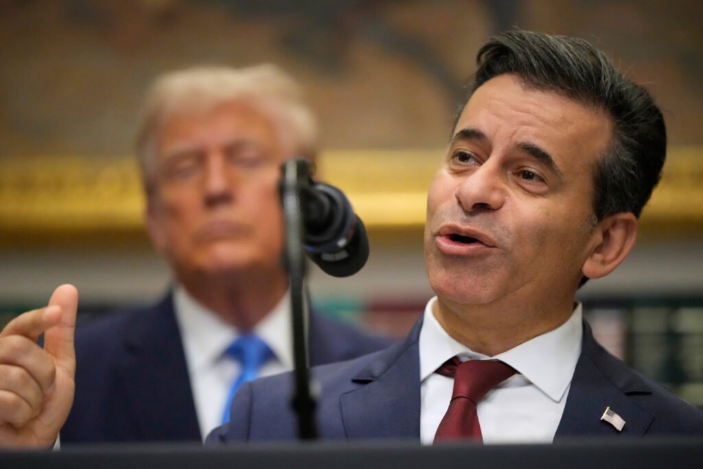 Makary to leave as FDA commissioner after tumultuous year, White House source says