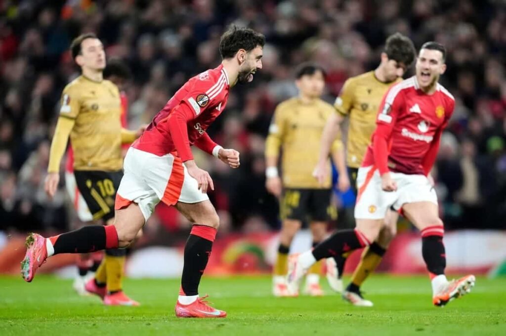 Manchester United v Liverpool: Commentary, updates, goals and stats for North West derby
