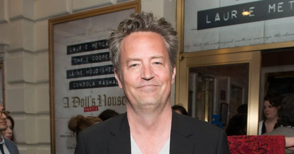 Matthew Perry’s Sisters Say Assistant Let Him Die in Hot Tub Matthew Perry's Sisters Say Assistant Let Him Die in Hot Tub