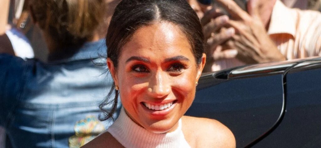Meghan Markle’s Airline Note Fuels UK Return Rumors Meghan Markle’s Airline Note Fuels UK Return Rumors