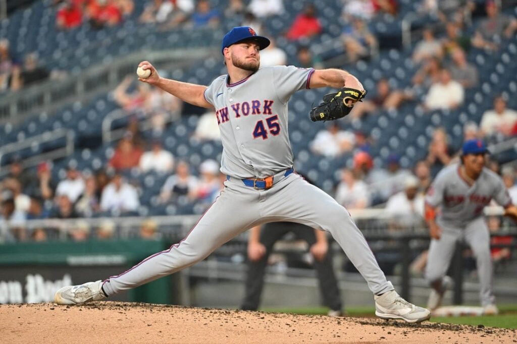 Mets score 10 runs in 12th to blast Nationals