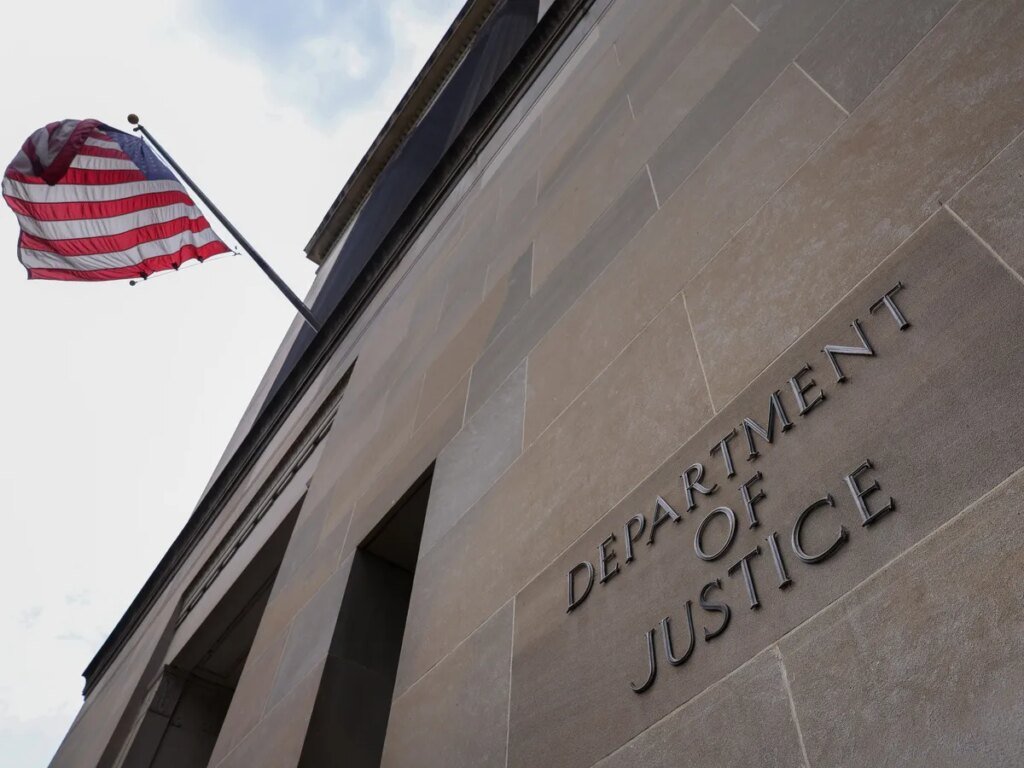 Mexican man pleads guilty to smuggling migrants into U.S. from Canada