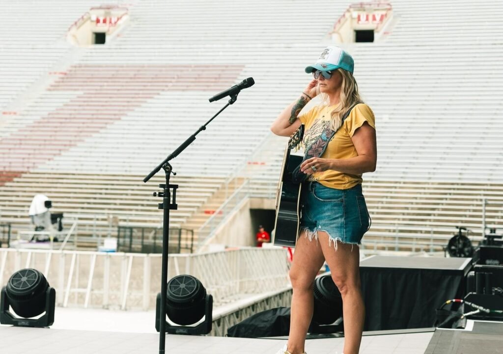 Miranda Lambert Brings ‘Crisco’ String Arrangement to the ACM Awards Stage