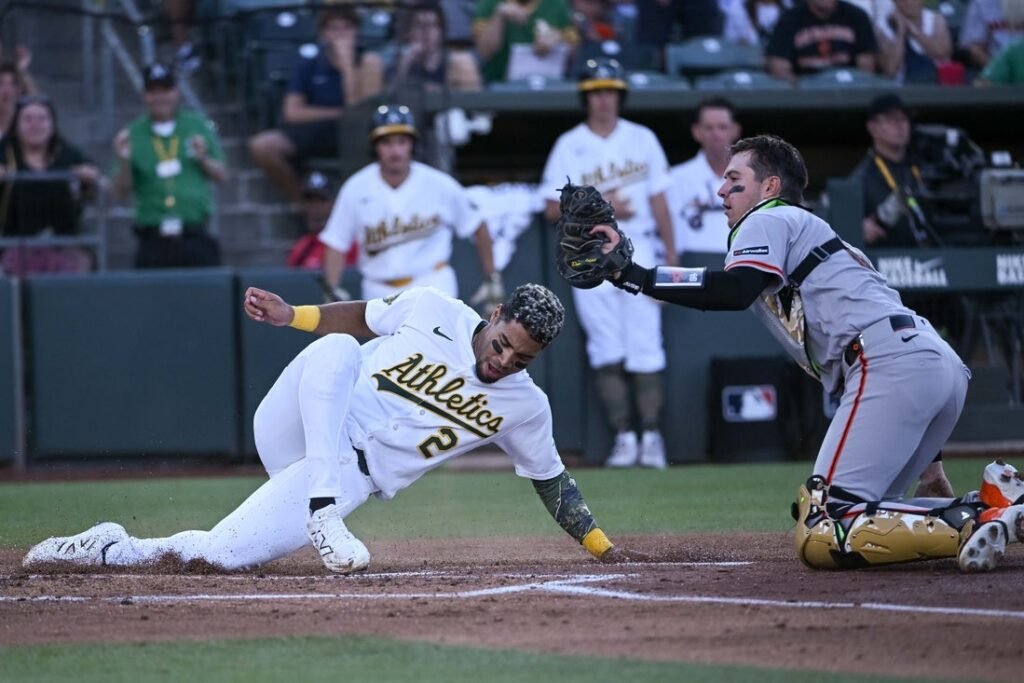 Nick Kurtz belts 3-run homer to power Athletics past Giants Nick Kurtz belts 3-run homer to power Athletics past Giants