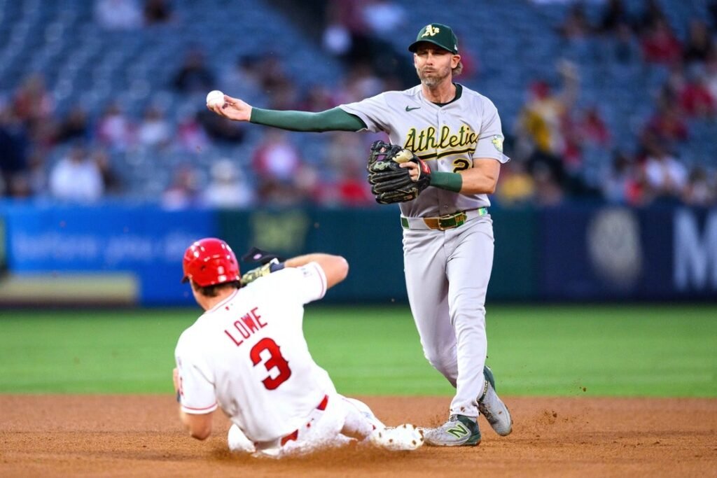 Nick Kurtz comes through again as A's take set from Angels