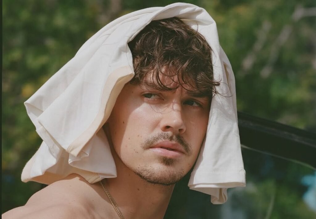 Noah Beck’s Laid-Back Los Angeles Look Features Sownagain’s Restocked Frame Tanks Noah Beck’s Laid-Back Los Angeles Look Features Sownagain’s Restocked Frame Tanks