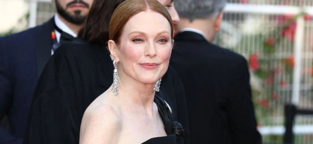 Obamas Enlist Julianne Moore For New Netflix Film